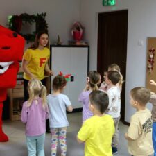 598438711_1323796039760949_4283894325786650932_n